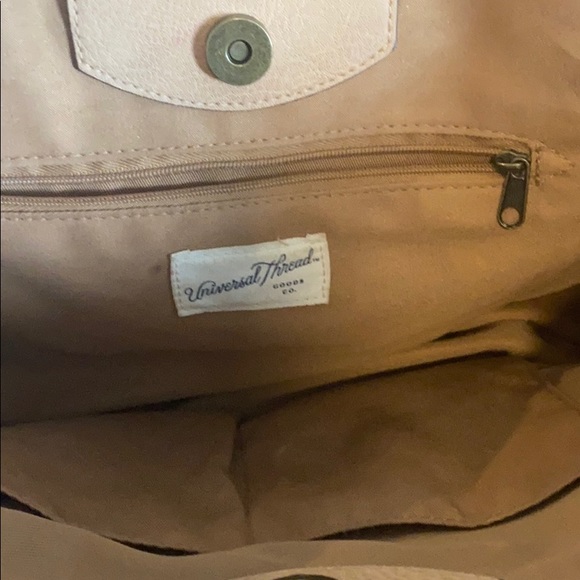 Universal Thread Purse - Picture 3 of 5